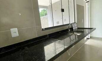 Imagem 2: Casa à Venda no Fracaroli - 2 Quartos, Quintal Amplo e Garagem