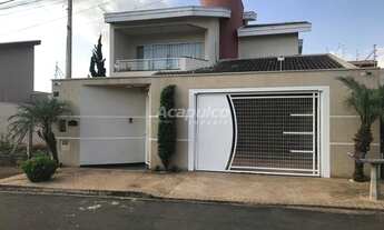 Imagem: Casa à venda, 3 quartos, 1 suíte, 3 vagas