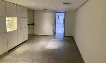 Imagem 7: SALA COMERCIAL COM 4 VAGAS DE GARAGEM NA CHÁCARA SANTO ANTONIO