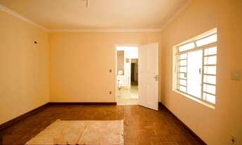 Imagem 7: Casa de 3 Dormitórios na Rua Teodoro de Beaurepaire