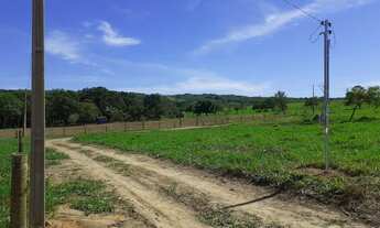 Imagem 4: Chácara à 30 km de Anápolis-Go. Tamanho: 3.000 M2