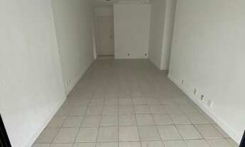 Imagem 4: Apartamento com três quartos e suíte no Recreio dos Bandeirantes