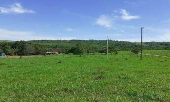 Imagem 2: Chácara à 30 km de Anápolis-Go. Tamanho: 3.000 M2