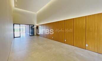 Imagem 3: Casa de condomínio térrea para venda tem 450 metros quadrados com 4 quartos