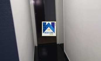 Imagem 2: 2 dormitórios, possui 1 banheiro, sala, cozinha, lavanderia, 1 vaga de garagem e localizad