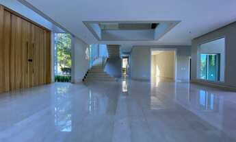 Imagem 7: Casa de condomínio para aluguel e venda tem 712 metros quadrados com 5 quartos