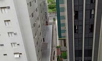 Imagem 2: Apartamento na quadra da praia com 2 quartos + Dependência em Gonzaga - Santos - São Paulo