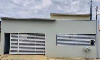 Imagem: Bela casa com 3 quartos sendo 2 suites a