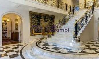 Imagem 3: Imóvel de alto luxo localizado em rua tranquila e muito segura, com 1.639m² ac; 2.000m² te