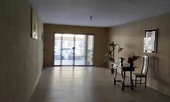 Imagem 2: Apartamento na Vila da Penha, 2 quartos, sala. cozinha, dependência de empregada, garagem