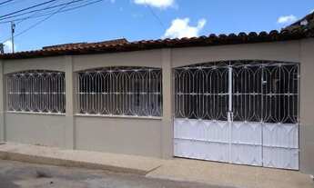 Imagem: CASA na Cohab Anil II, em uma rua atrás