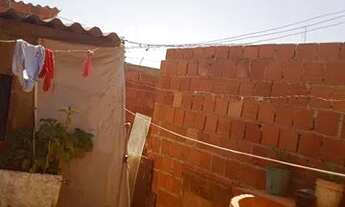 Imagem 5: Vendo lote na santa luzia, estrutural com começo de contrução e tem um barraco dentro