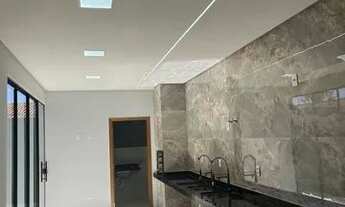 Imagem 5: Casa com piscina - Excelente localização