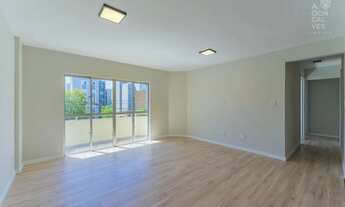 Imagem 7: Apartamento no Edifício Columbus, 03 Quartos, 02 Vagas, Reformado, Ahú, Curitiba