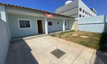 Imagem: Casa nova entre a lagoa e o mar, em Barra