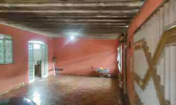 Imagem: Casa Térrea de esquina com Piscina ao lado