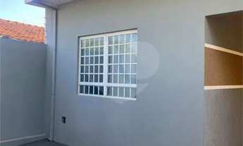 Imagem 2: Casa térrea com 3 quartos à venda em Jardim Maria Luiza - SP