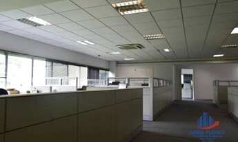 Imagem 4: Área Terreno 4.913,85 m²; Área Construída 5.157,81 m²; Galpão industrial, feito em alvenar