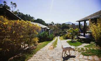 Imagem 4: Pousada à venda no centrinho da Praia do Rosa, área com 1.780m2, total de 7 acomodações, 2