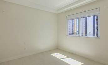 Imagem 3: Alto padrão na quadra do mar