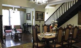 Imagem: Casa de 3 Dormitórios na Rua dos Jacintos