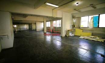 Imagem 2: Prédio comercial no Bairro Adrianópolis, 6 andares, 2 elevadores, 2 subsolos