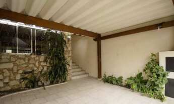 Imagem 2: Casa de 3 Dormitórios na Avenida Miruna