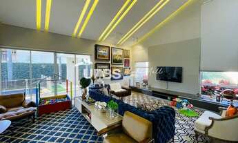 Imagem 3: Casa de condomínio sobrado para venda possui 500 metros quadrados com 4 quartos