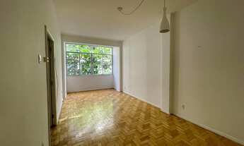 Imagem 2: Apartamento para venda com 105 metros quadrados com 3 quartos em Copacabana - Rio de Janei