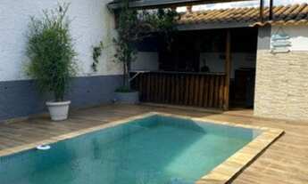 Imagem: Venda de bela casa com piscina no Umarizal