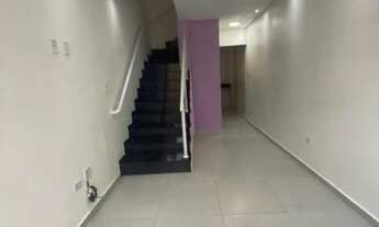 Imagem 3: Sobrado Impecável em Condomínio com 2 Dormitórios, Quintal e Garagem no Tude Bastos