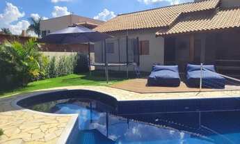 Imagem 3: Casa de condomínio térrea para venda possui 196 metros quadrados com 3 quartos