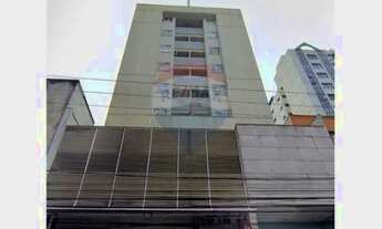 Imagem 6: Quarto amplo, sala dupla, cozinha, área de serviço e garagem, na rua Santo Antônio - Centr