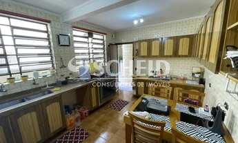 Imagem 4: Sobrado com três dormitórios, área gourmet e 1 suíte com closet e varanda