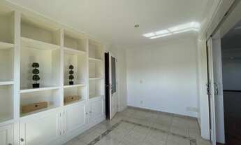 Imagem 2: Apartamento para venda com 230 metros quadrados com 4 quartos