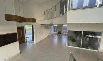 Imagem 7: Casa de condomínio para aluguel e venda possui 660 metros quadrados com 5 quartos