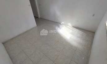 Imagem 5: CS2111L - ALUGA-SE CASA DE 1 DORM GRANDE E 2 VAGAS DE GARAGEM PRÓX AO SUPERMERCADO SÃO JOS