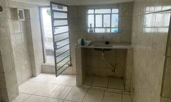 Imagem 7: Casa próxima do lago japonês