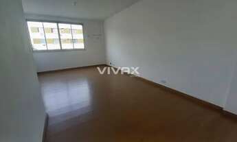 Imagem 2: Méier - Rua Pedro de Carvalho - Apartamento Sala 2 Quartos Dependência Completa - Vaga - 7