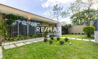 Imagem 3: Casa térrea com 388m², piscina, 4 dormitórios e grande quintal