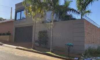 Imagem: Jardinopolis - Casa Padrão - Centro