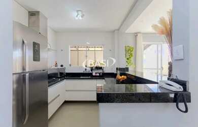 Imagem 4: Casa à venda no Condomínio Xaxim em Curitiba - 2 dormitórios, armários e 2 vagas