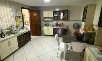 Imagem 6: Sobrado em Rua Hellena Betecek - Butiatuvinha - Curitiba/PR