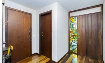 Imagem 4: Casa para Venda em Curitiba, Vista Alegre, 4 dormitórios, 1 suíte, 6 banheiros, 2 vagas