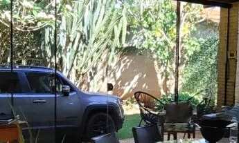 Imagem 4: Chácara de 4000m² com duas casas, piscina e muito verde