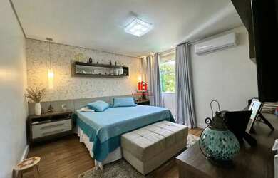 Imagem 2: Casa Duplex Mobiliada 3 Suítes closet e Varanda Piscina ampla com cascata, Espaço Gourmet