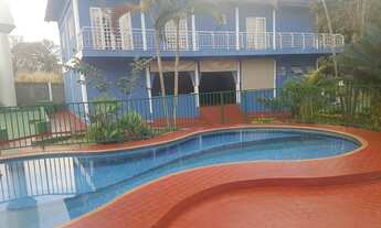 Imagem 4: Sobrado para venda tem 1300 metros quadrados com 4 quartos