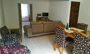 Imagem: Casa de 4 Dormitórios na Rua das Glicínias