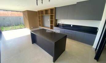 Imagem 3: Casa de condomínio sobrado para venda tem 397 metros quadrados com 4 quartos