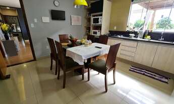 Imagem 2: Casa térrea nascente lote de 800m2 condomínio próximo via estrutural 4quartos suíte lazer